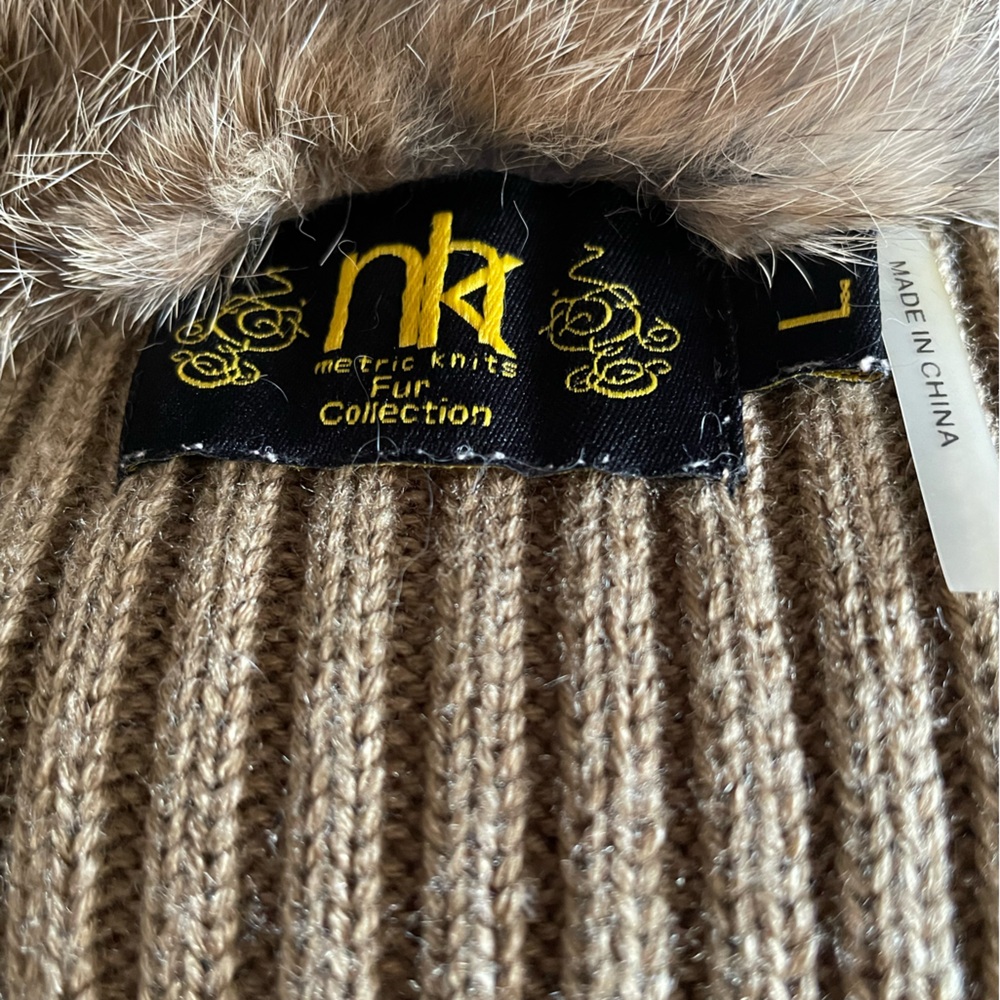 #025, metric knits fur collection vest, size L - Picture 5 of 5